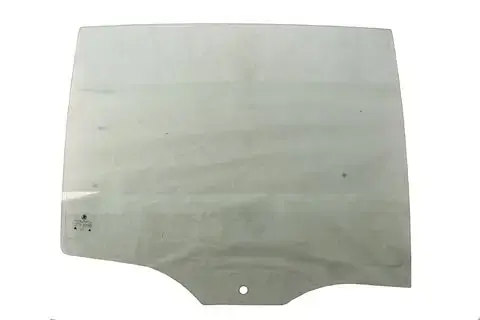 Cenový Hit Sklo boční pravé zadní zelené HATCHBACK / SEDAN 6Y6845206A