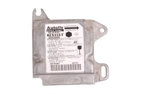 Objednat Nyní Jednotka airbagů/pásů - 8200098402
